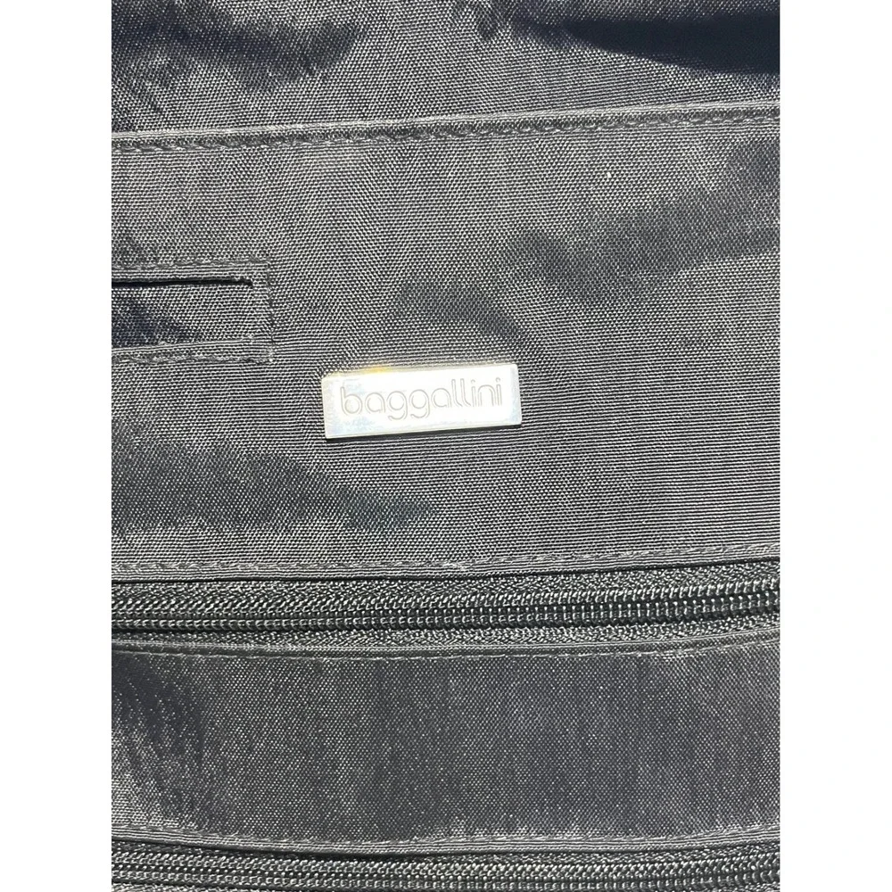 Baggallini Black Nylon‎ Crossbody Travel Bag with Multi-Zip Pockets Card Slots